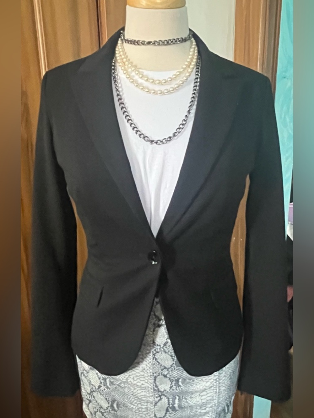 Express Classic Black Women's Single-Button Blazer size 4